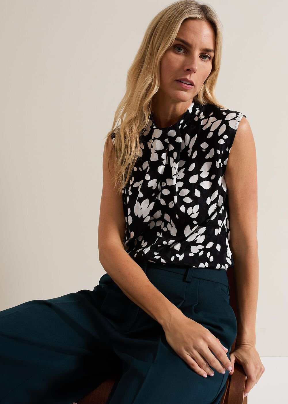 Polly Printed Twist Neck Top Black/Ivory