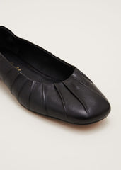 Elasticated Pump Black