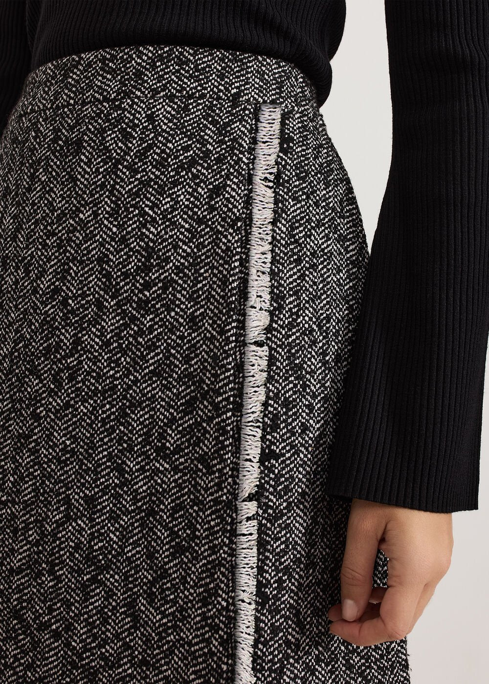 Ayame Textured Skirt Black