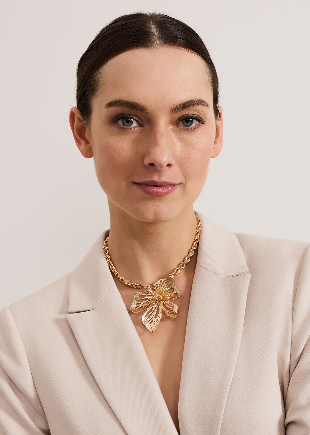 Flower Necklace Gold