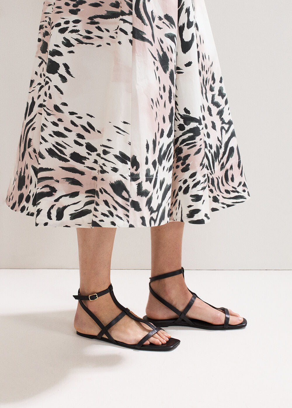 Strappy Flat Sandals Black