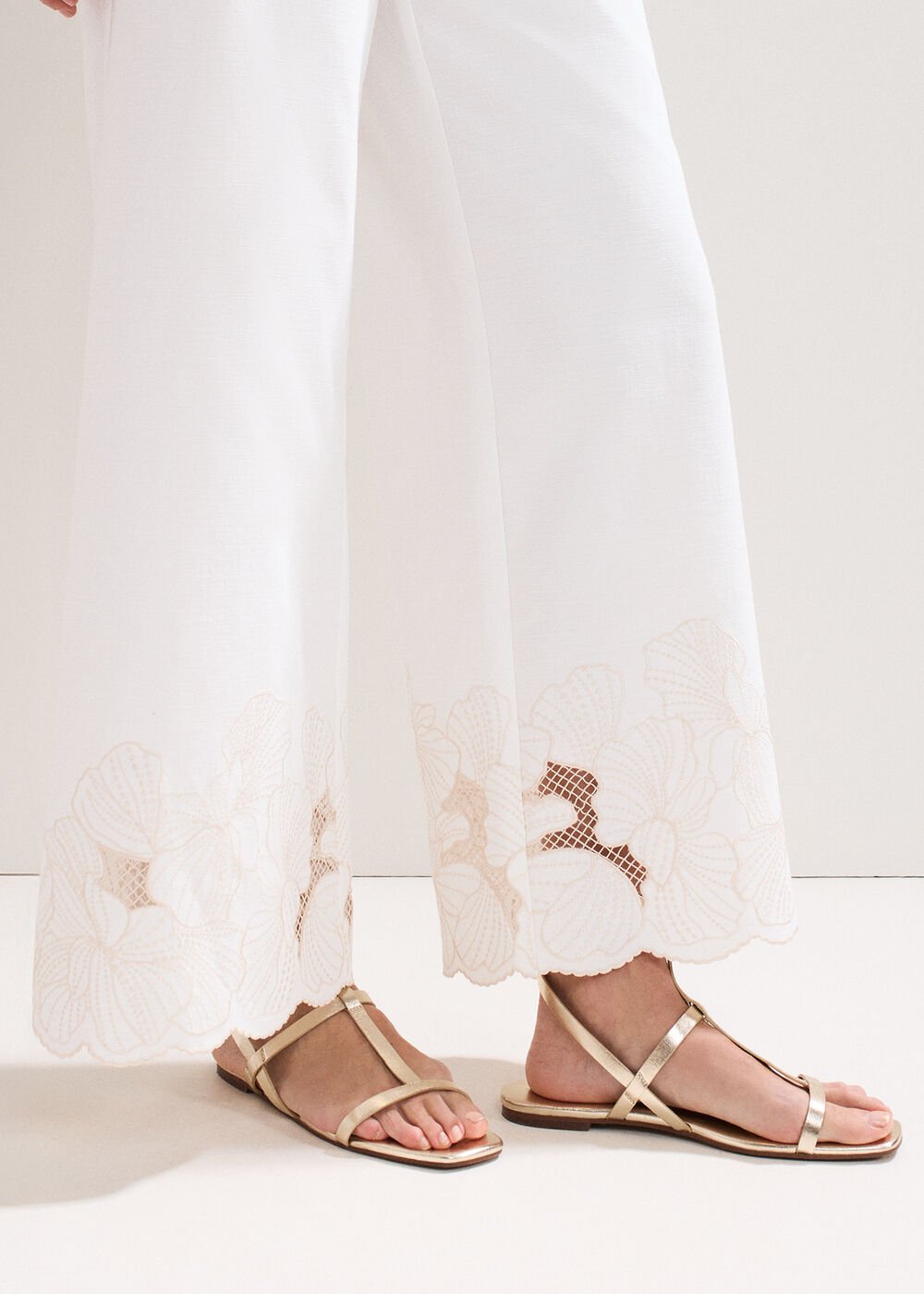 Strappy Flat Sandals Gold