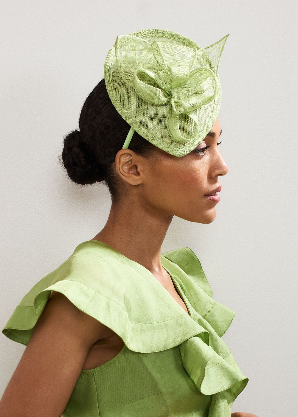 Mini Oval Fascinator Pale Green