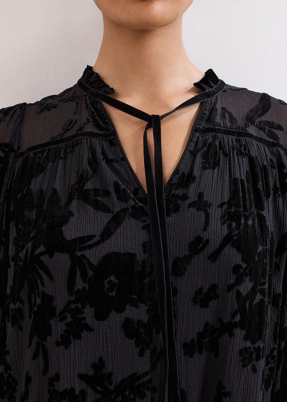Mila Velvet Dress Black