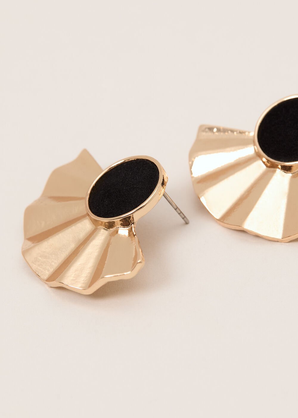 Velvet Fan Earrings Black