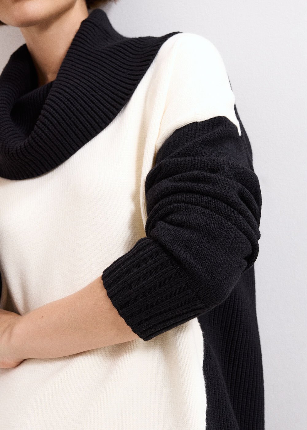 Dara Jumper Black/Ivory