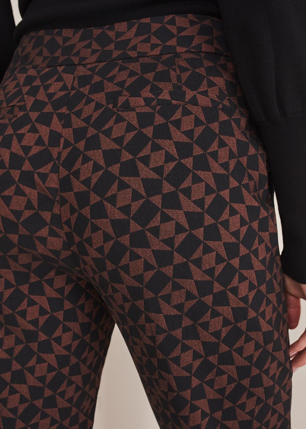 Mackenzie Geo Jacquard Tapered Trouser Black/Chocolate