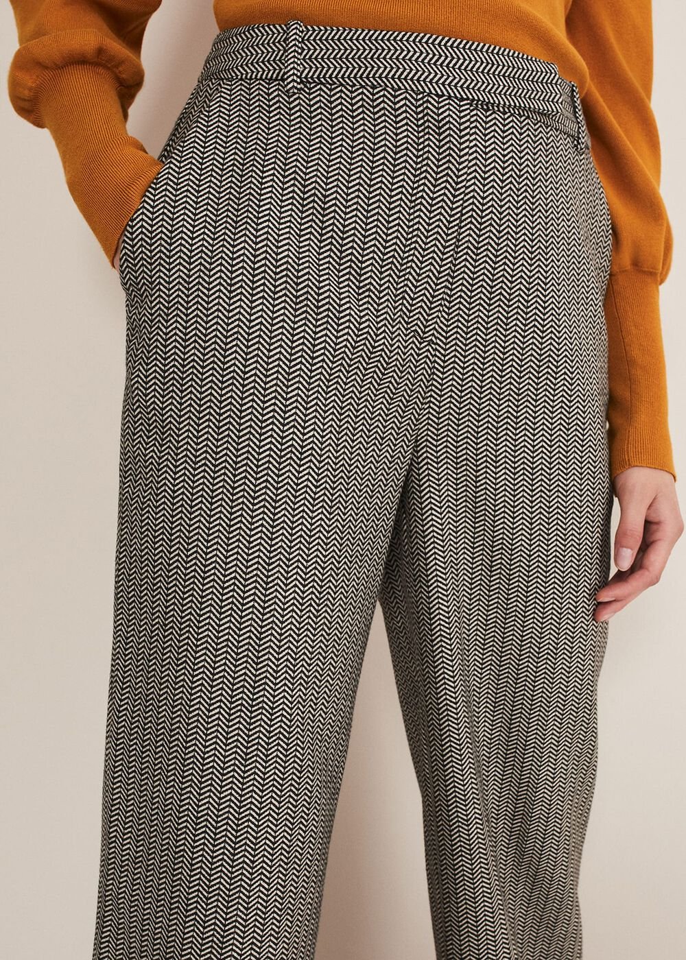 Nouria Herringbone Tapered Trouser Black/Cream