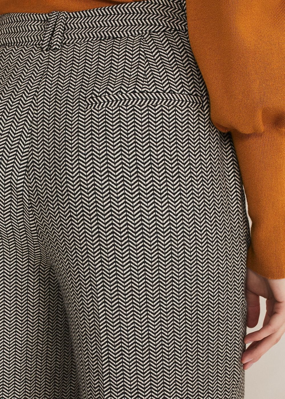 Nouria Herringbone Tapered Trouser Black/Cream
