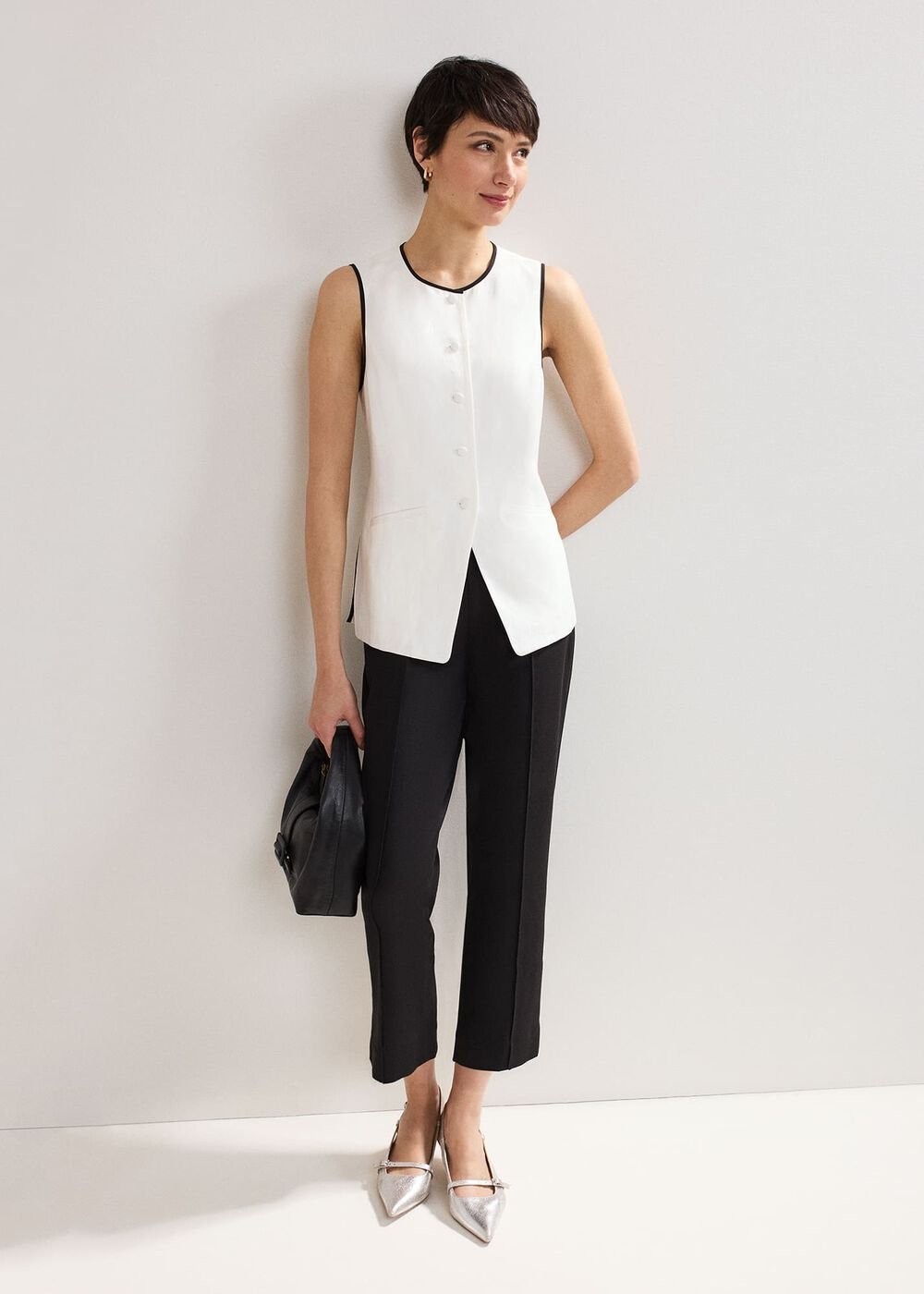 Miah Stretch Capri Trousers Black