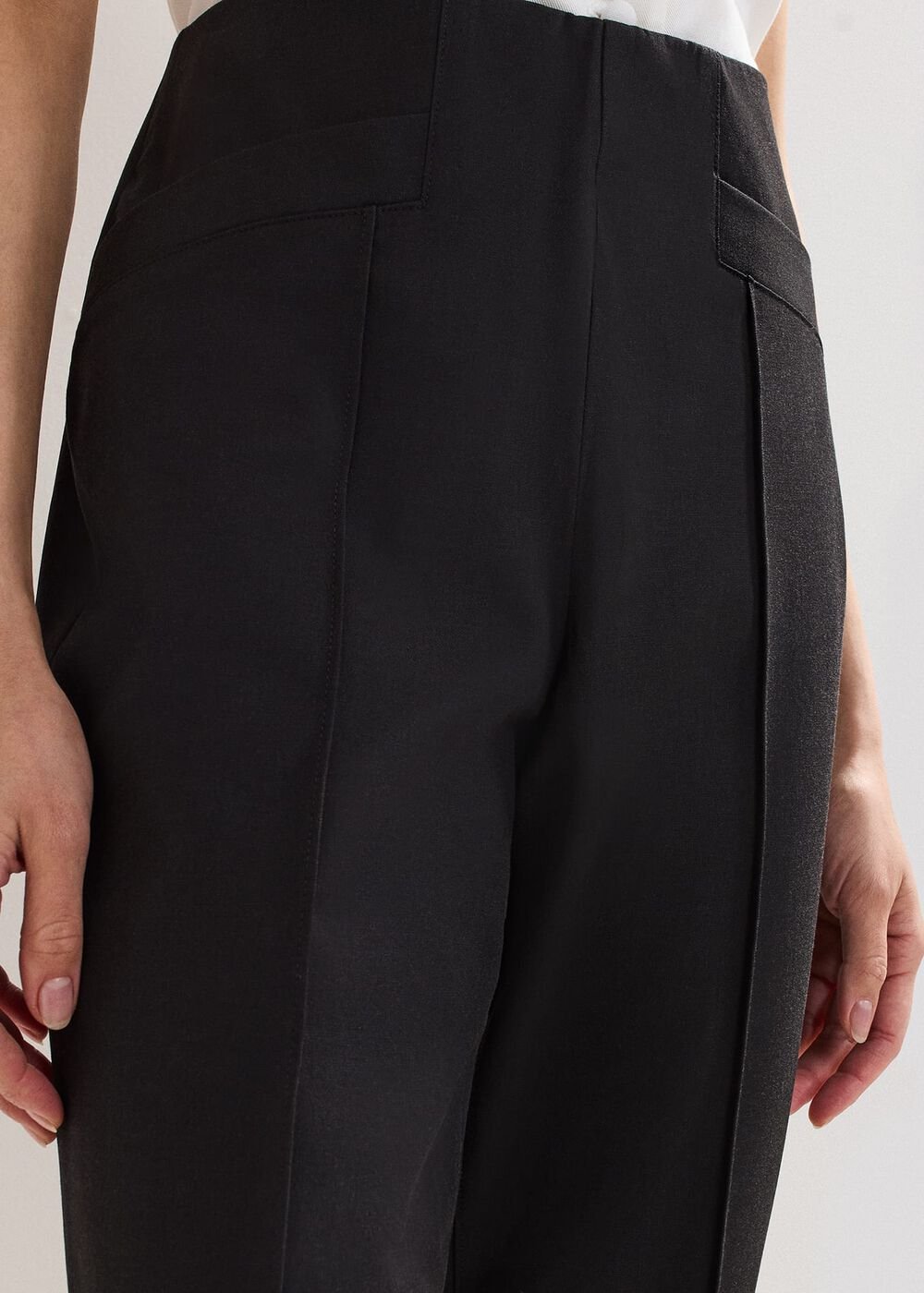Miah Stretch Capri Trousers Black