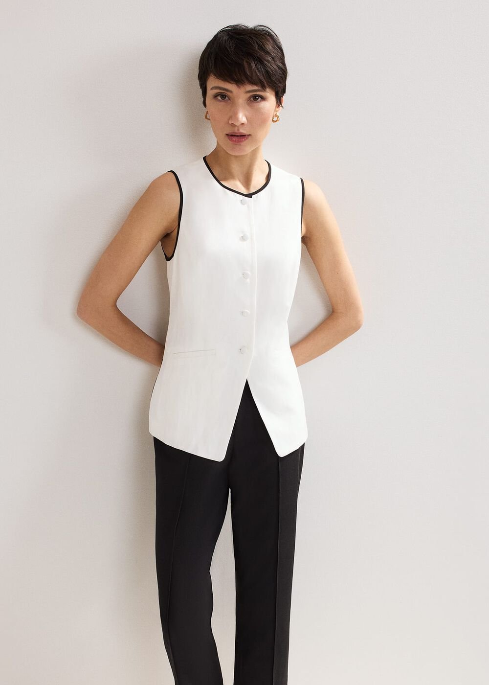 Miah Stretch Capri Trousers Black