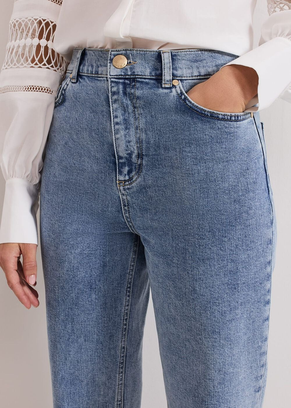 Lexi Mid Wash Crop Straight Jean Mid Wash