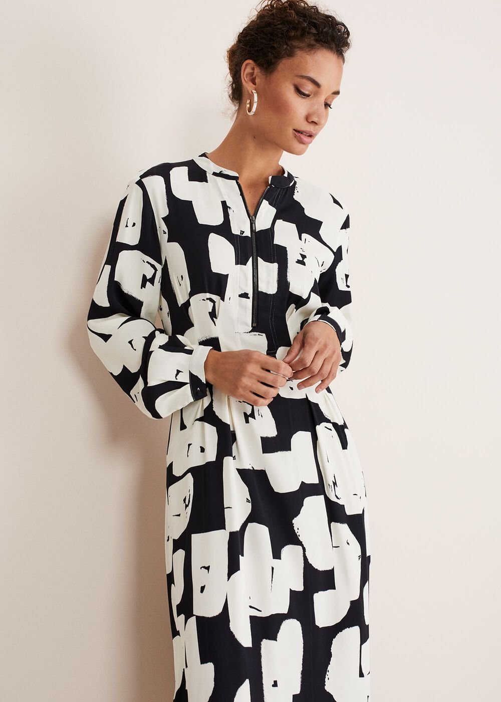 Black & White Abstract Maxi Dress Ivory/Black