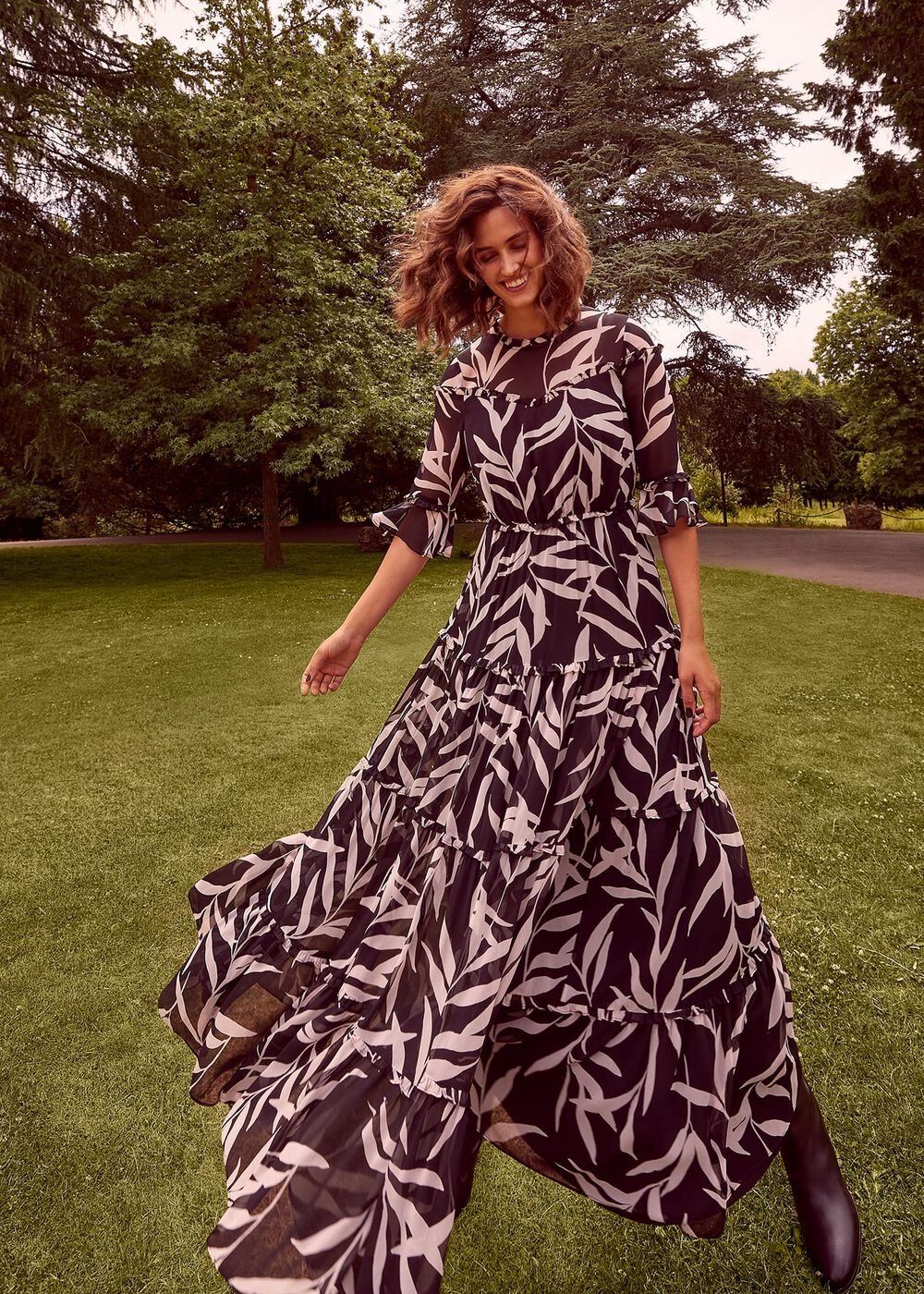 Amber Leaf Print Tiered Dress Black/Blush