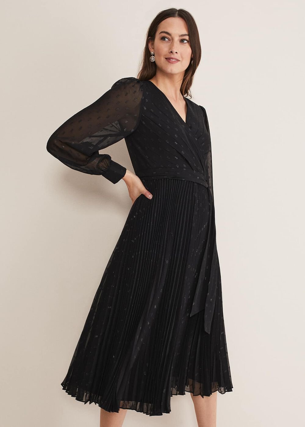 Dani Shimmer Pleat Dress Black/Silver
