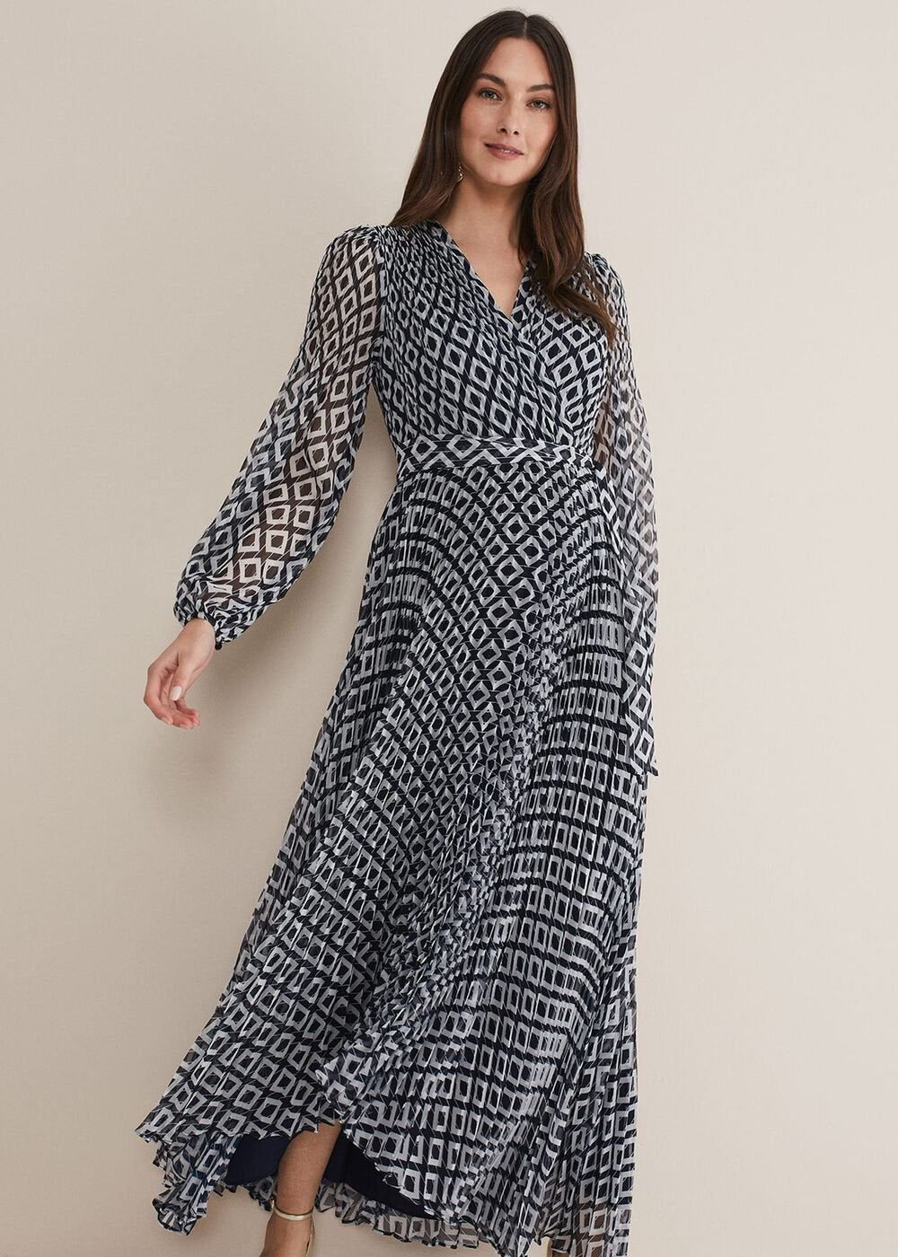 Roxanna Pleated Diamond Maxi Dress Navy/Ivory