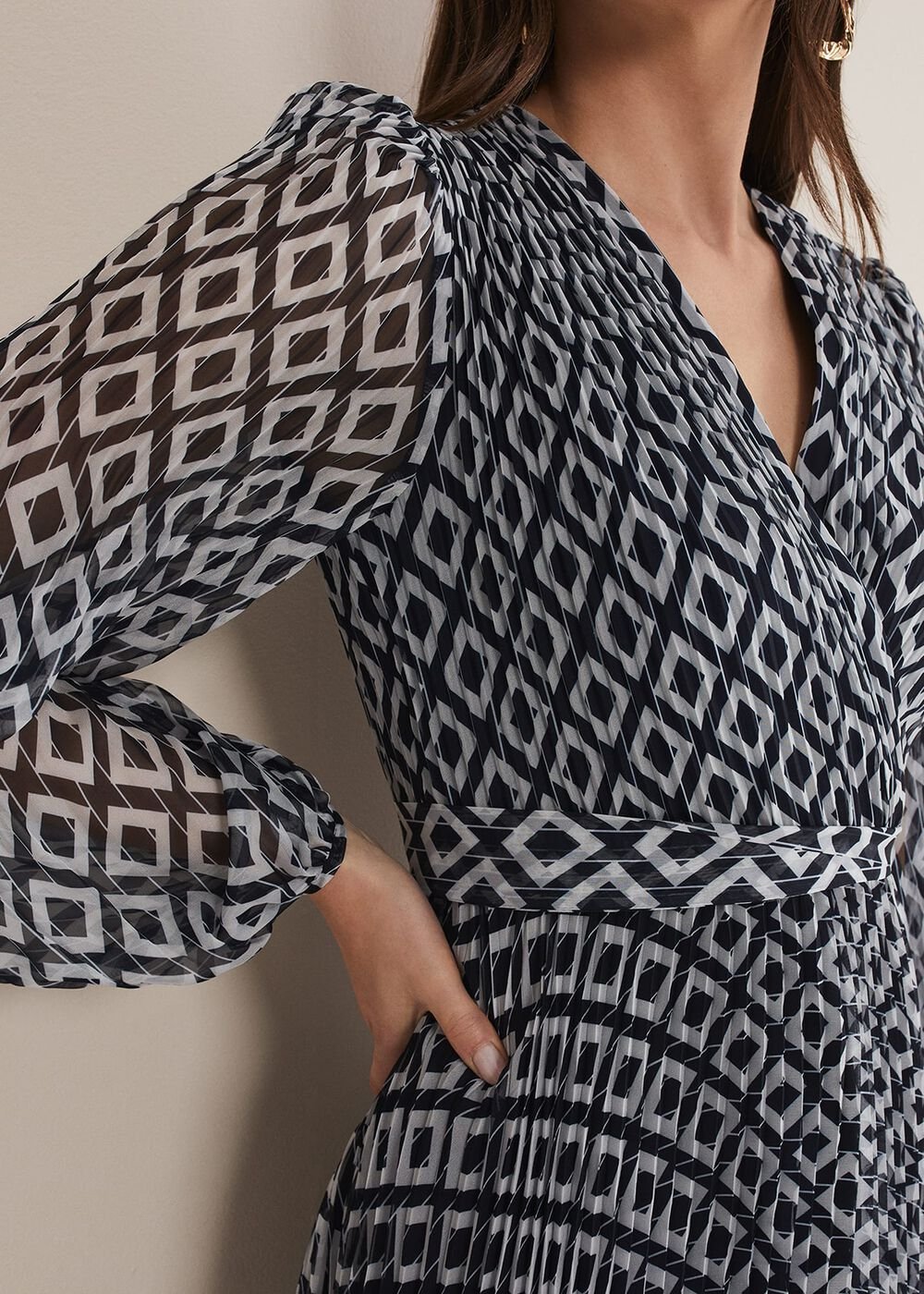 Roxanna Pleated Diamond Maxi Dress Navy/Ivory