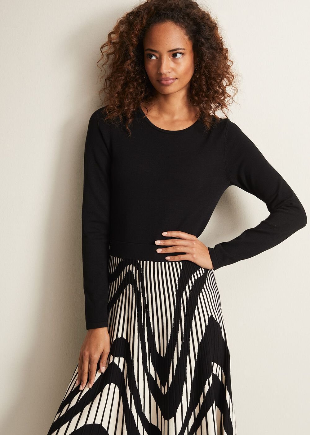 Black & White Fit & Flare Midi Dress with Abstract Print Black/Ivory