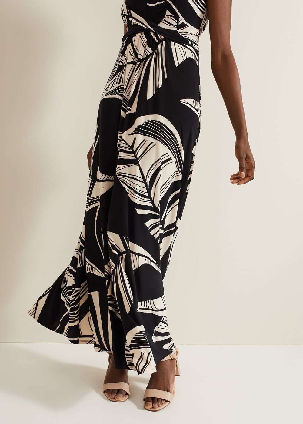 Artemis Abstract Maxi Dress Black/Multi