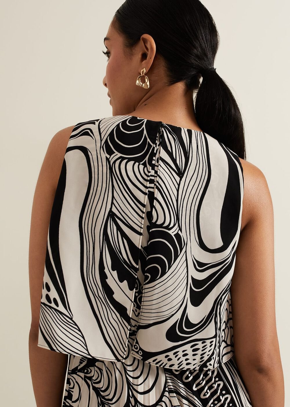 Petite Saskia Abstract Pleated Jumpsuit Black
