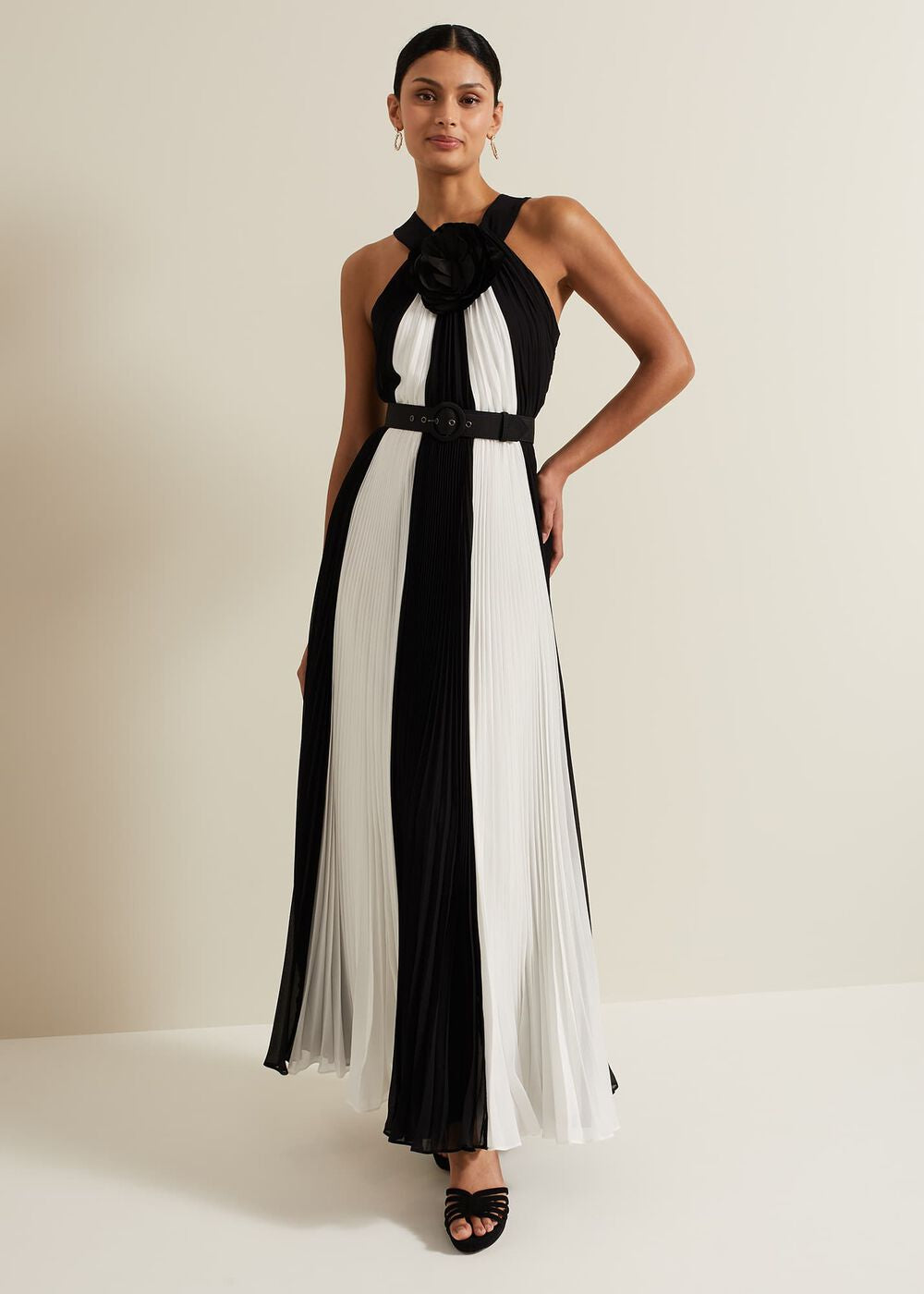 Taylor Pleated Maxi Dress Black/Ivory