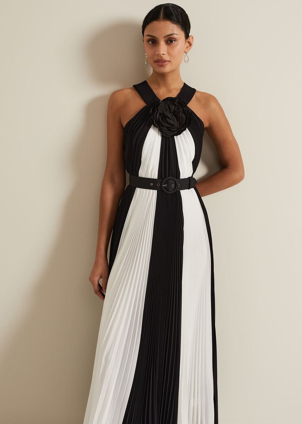 Taylor Pleated Maxi Dress Black/Ivory
