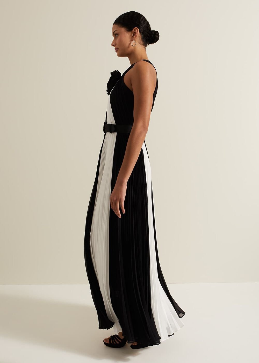 Taylor Pleated Maxi Dress Black/Ivory