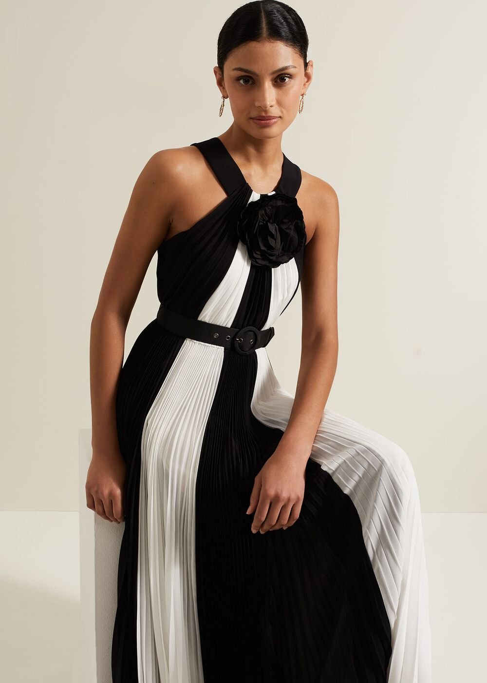 Taylor Pleated Maxi Dress Black/Ivory