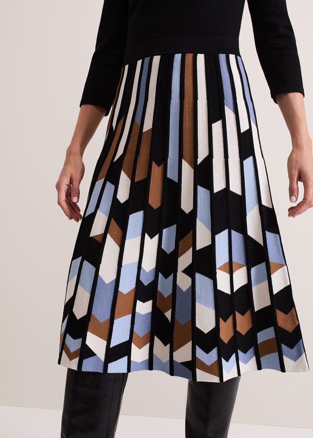 Maci Pleated Sunray Midi Dress Black Multi