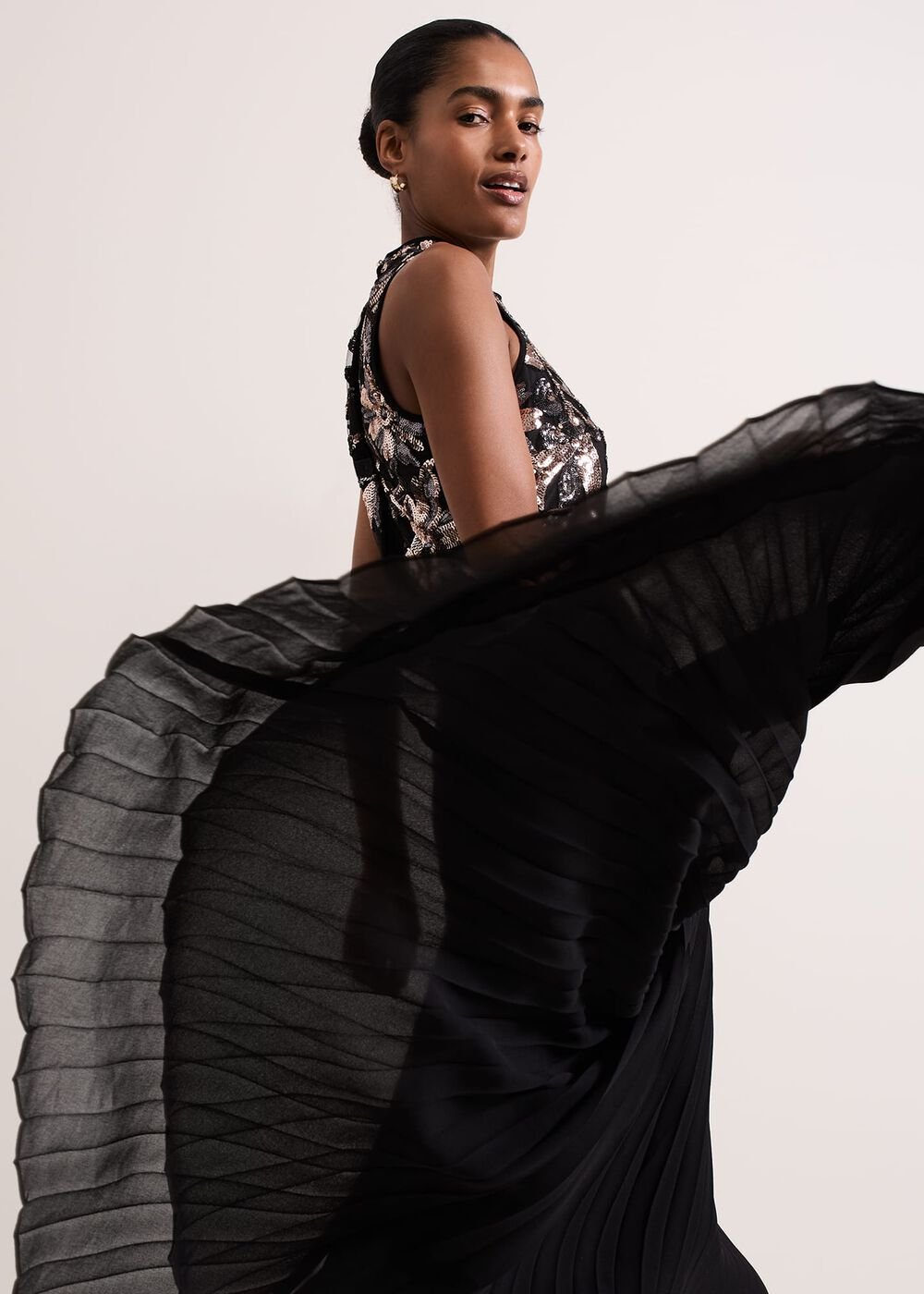 Emalise Sequin Pleat Maxi Dress Black/Multi