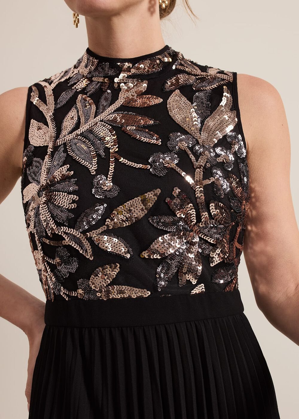 Petite Emalise Sequin Pleat Maxi Dress Black Multi