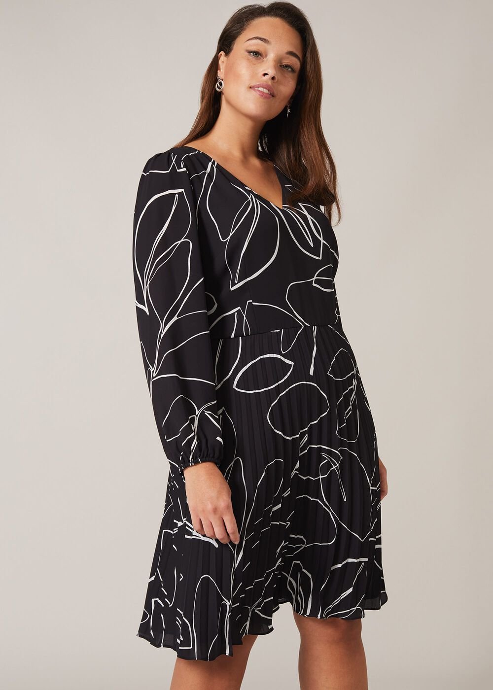 Hetty Pleated Dress Black
