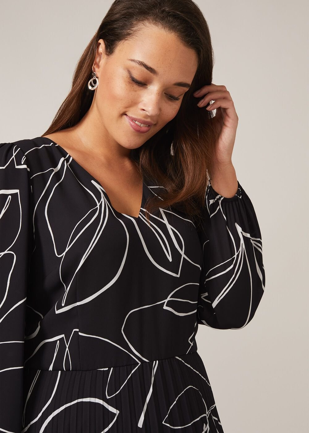 Hetty Pleated Dress Black