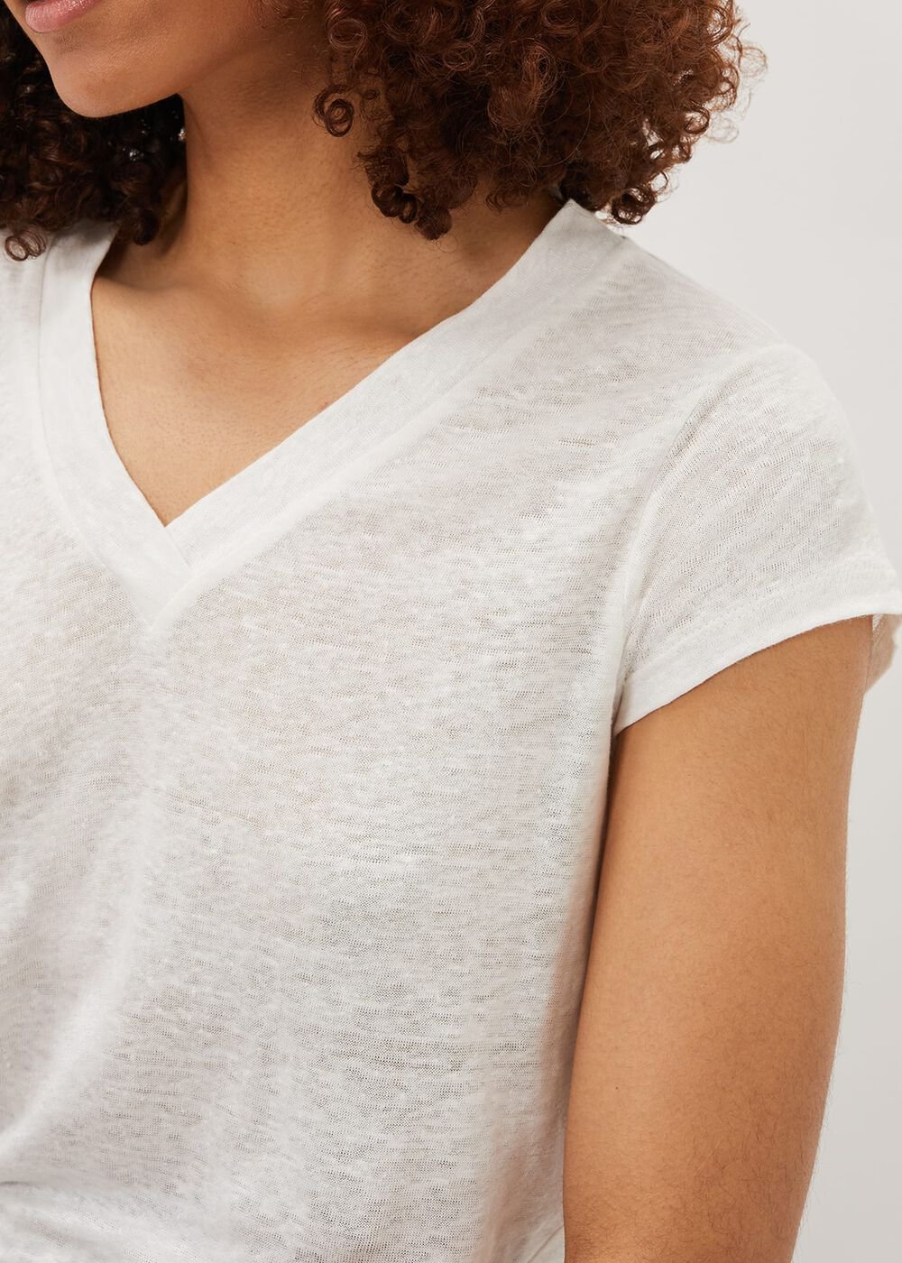 Emera Linen V-Neck Top Ivory