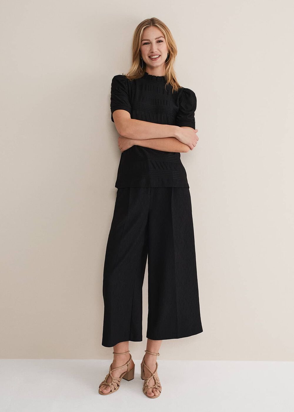 Samiha Textured Top Black