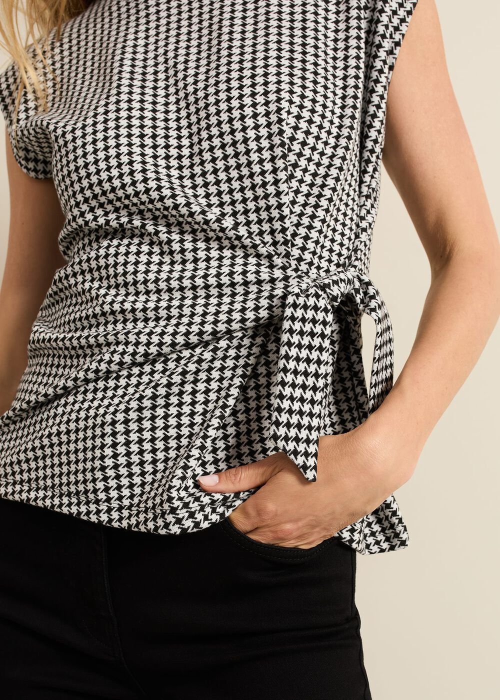 Halsey Houndstooth Jacquard Top Black/Ivory