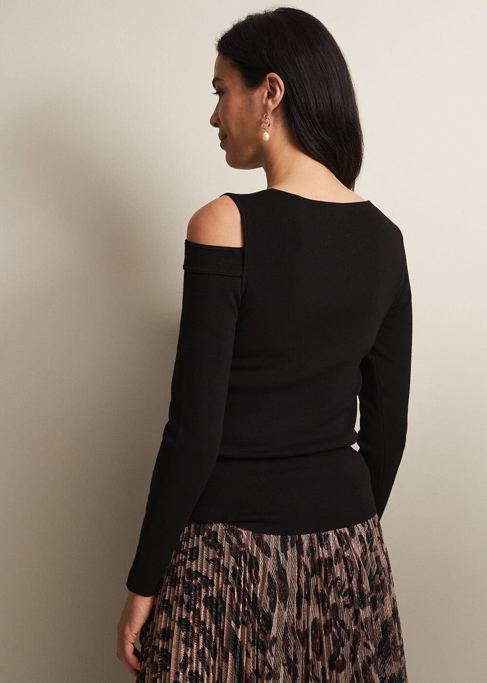 Black Long Sleeve Knit Top with Cut Out Front & Shoulder Black