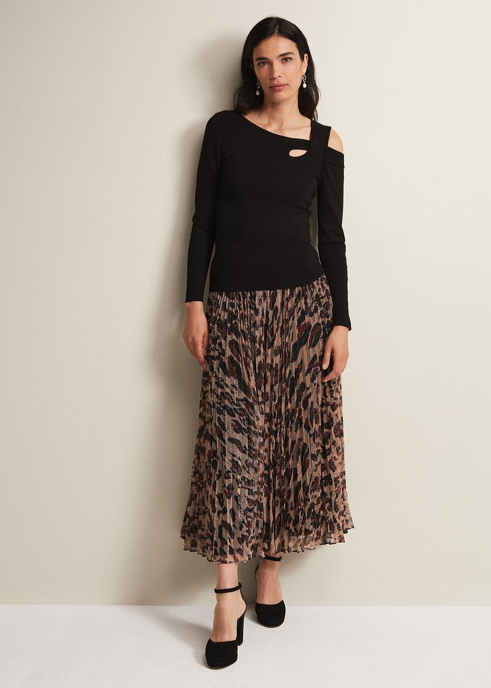 Black Long Sleeve Knit Top with Cut Out Front & Shoulder Black