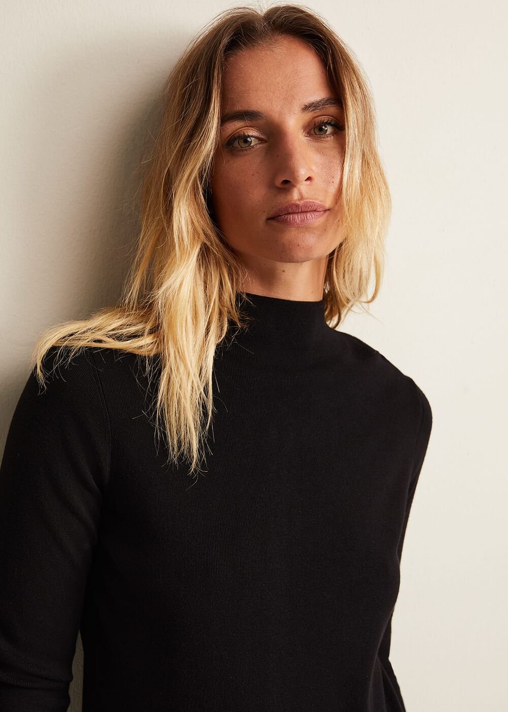 Teegan Turtle Neck Shirt Jumper Black/Ivory
