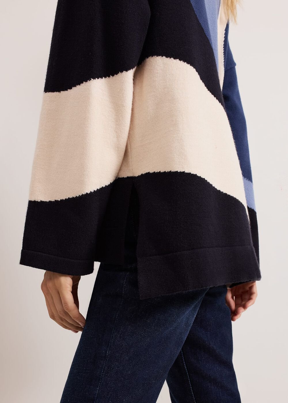 Sabrina Swirl Jacqaurd Jumper Navy