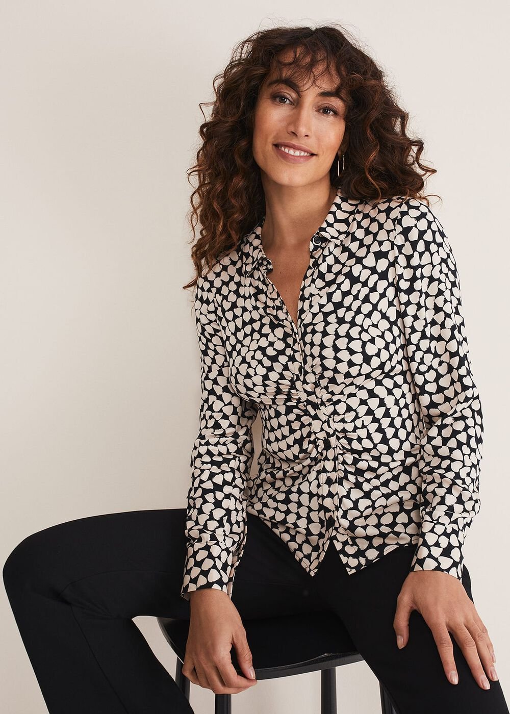 Kesia Ruched Front Heart Print Shirt Black/Camel