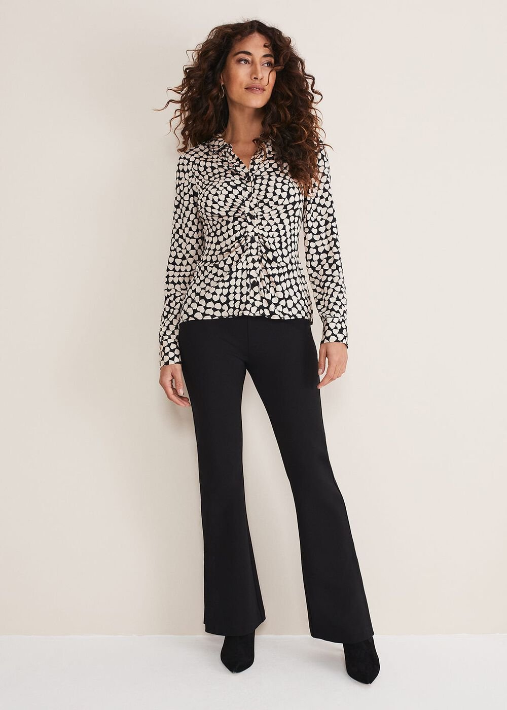 Kesia Ruched Front Heart Print Shirt Black/Camel
