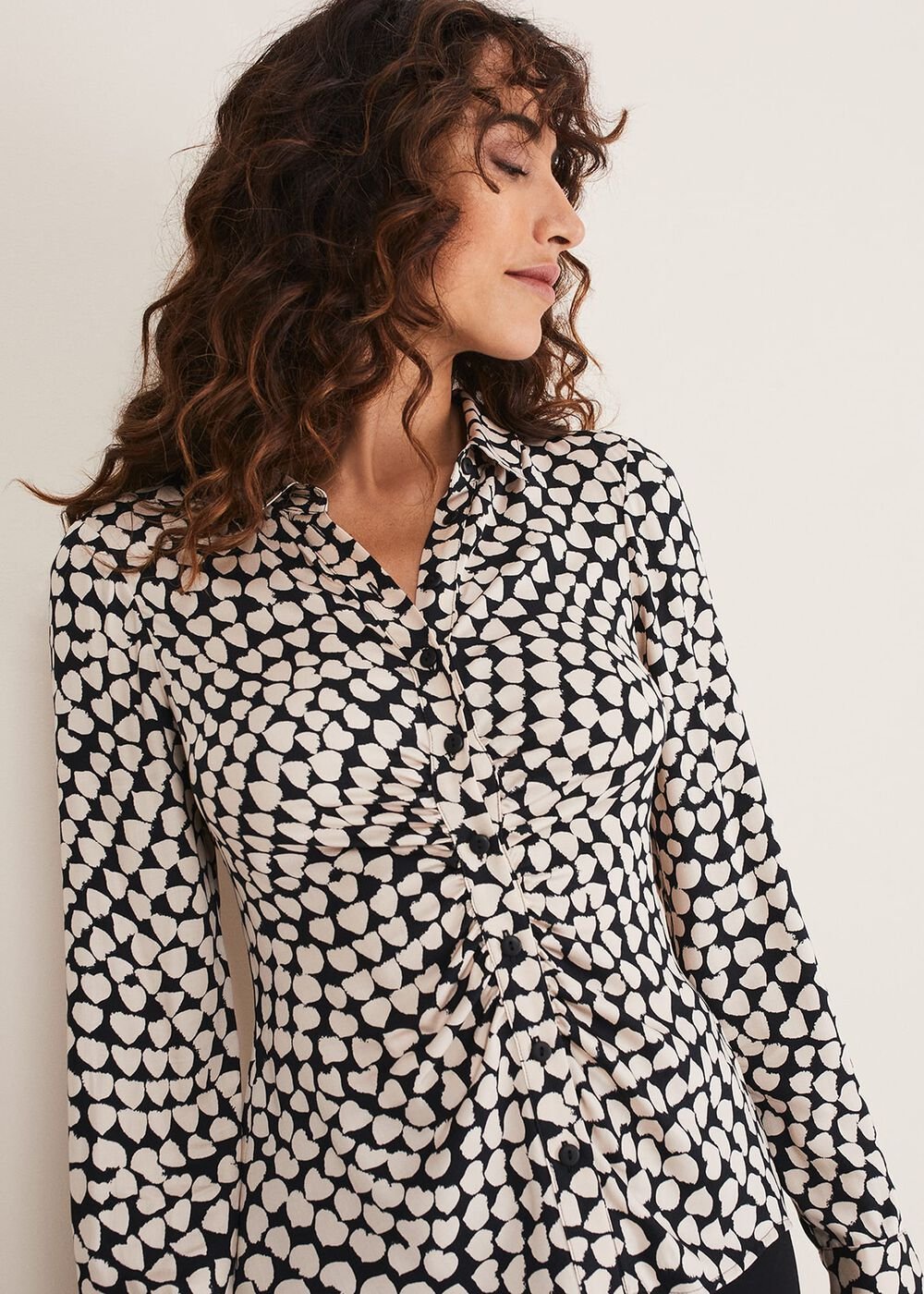 Kesia Ruched Front Heart Print Shirt Black/Camel