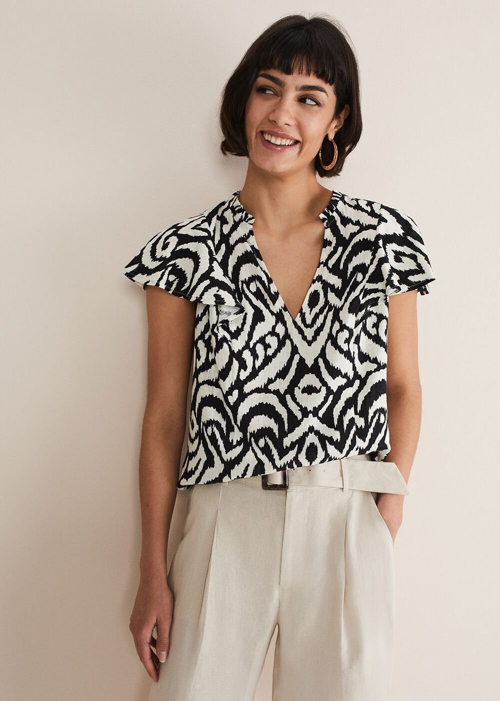 Dalia Ikat Ruffle Top Black/Ivory