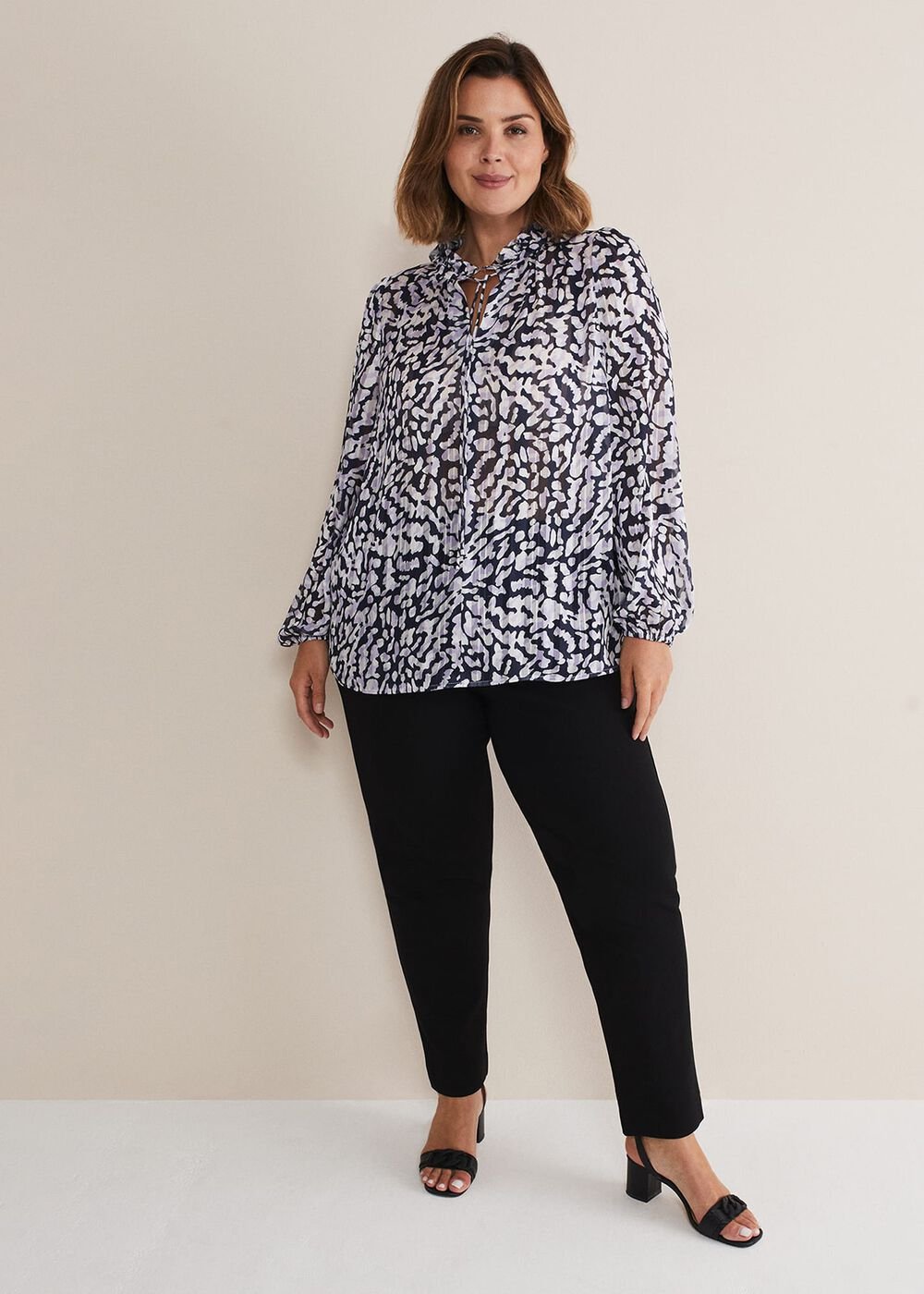 Amryn Abstract Blouse Carbon/Ivory