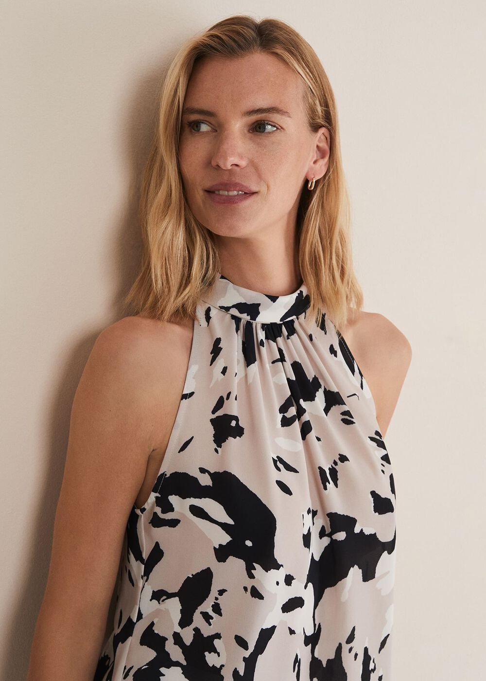 Sejal Printed Halter Neck Top Black/Putty