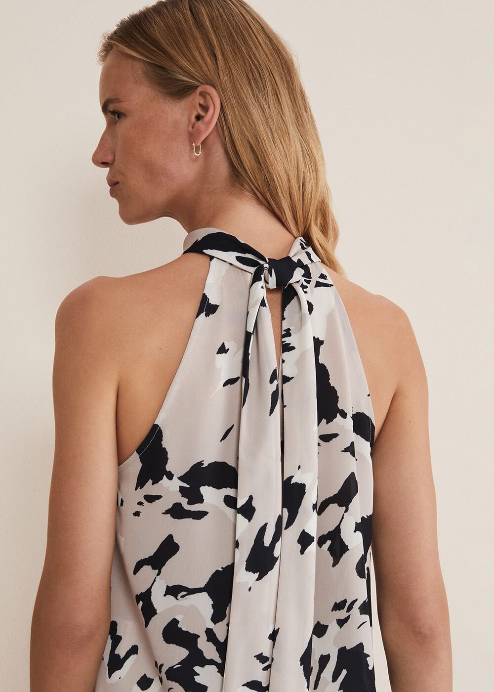 Sejal Printed Halter Neck Top Black/Putty