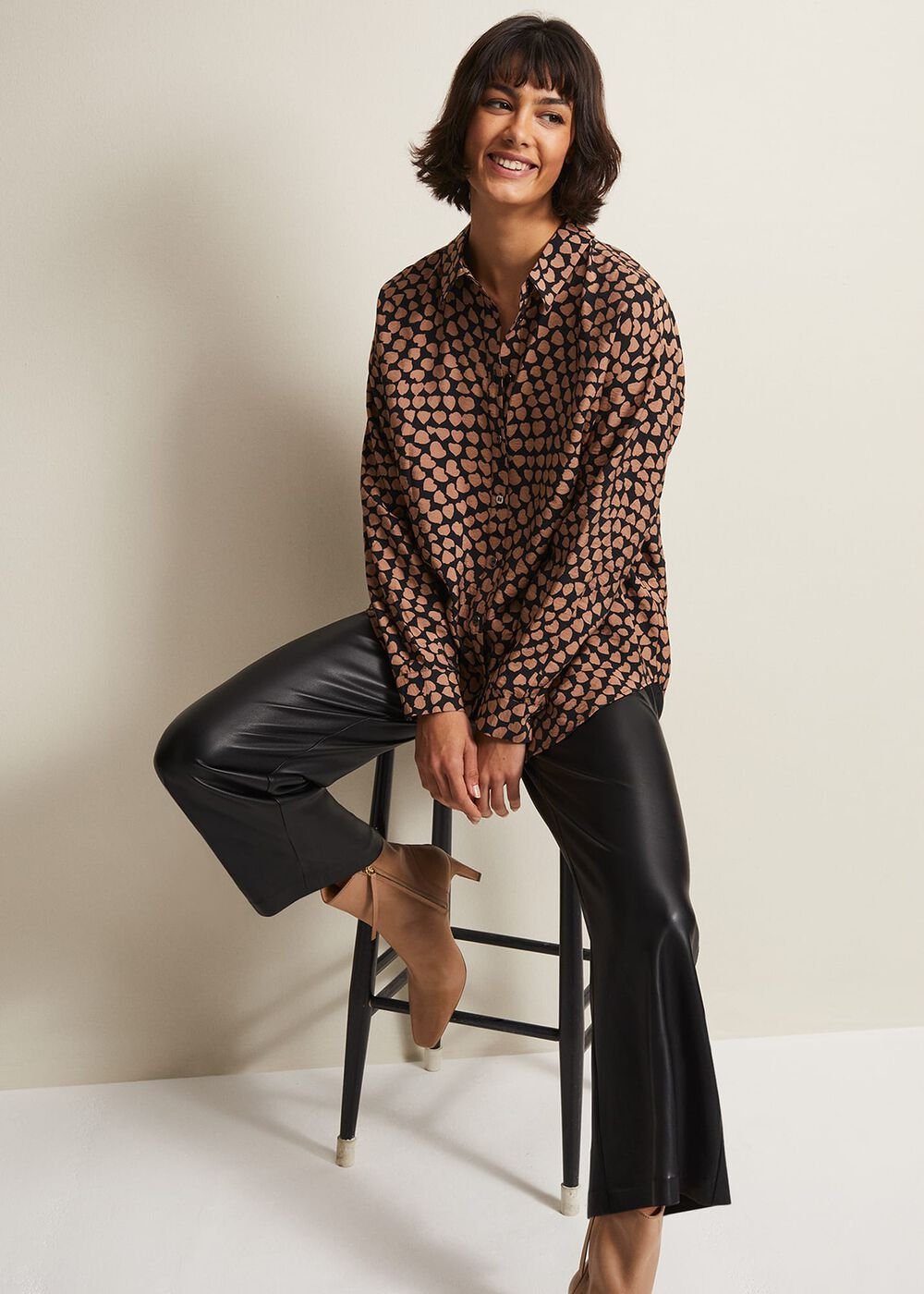 Darcie Heart Shirt Black/Camel