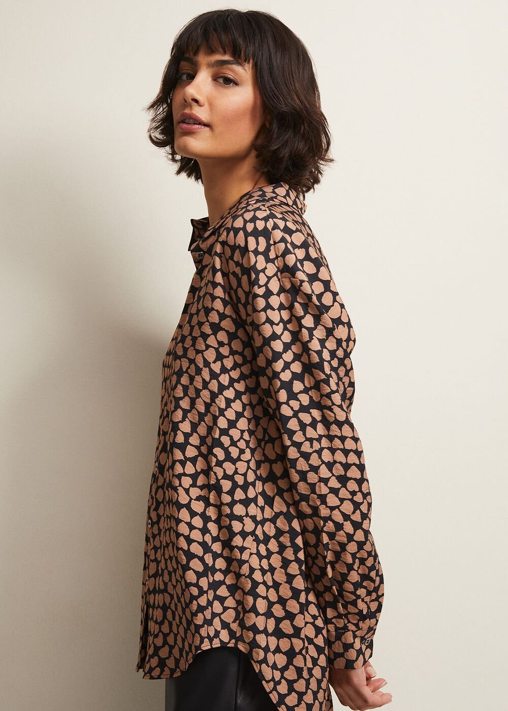 Darcie Heart Shirt Black/Camel